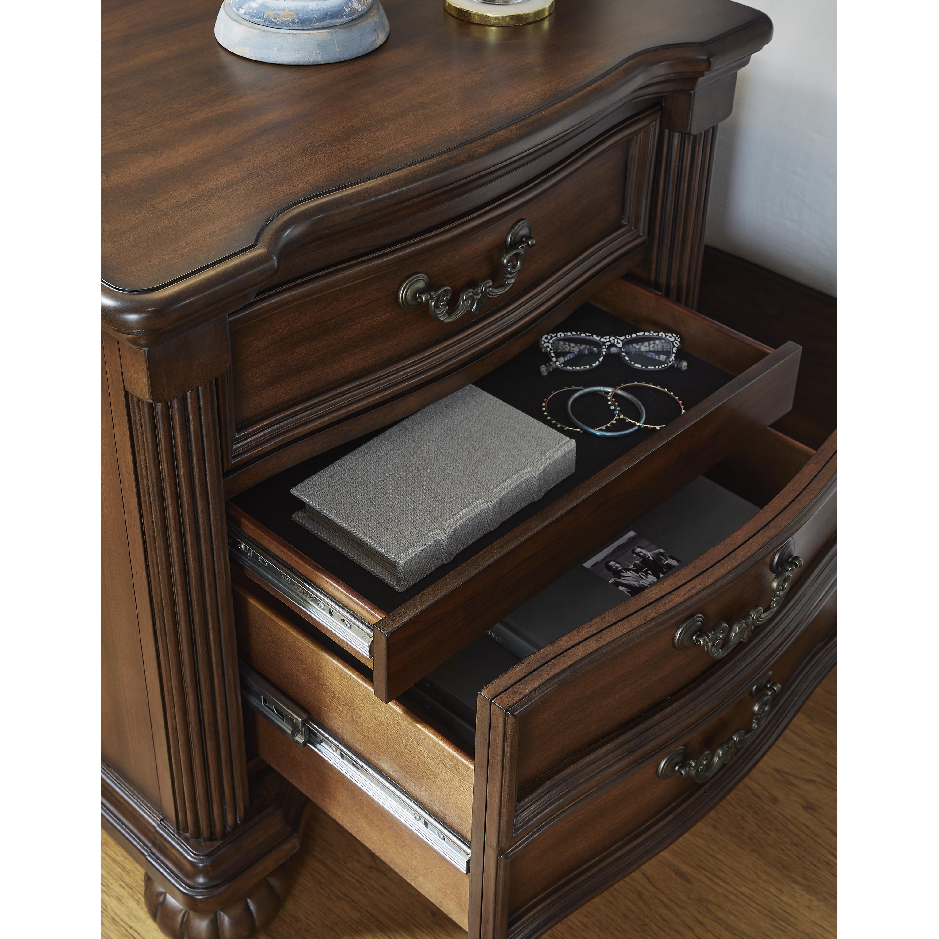 Signature Design by Ashley Lavinton 3-Drawer Nightstand B764-93 IMAGE 7