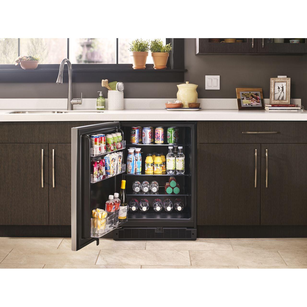 Whirlpool 24-inch, 5.1 cu.ft. Built-in Undercounter Refrigerator WUR50X24HZ IMAGE 8